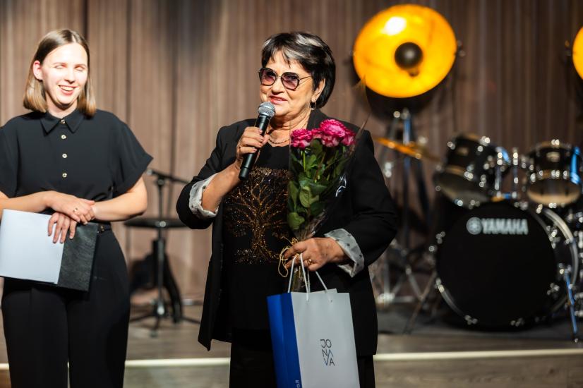 Jonavos Metų medicinos darbuotoja – akušerė Vyda Kriūnienė